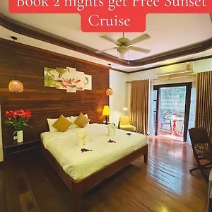 https://mekong-charm-riverside.hotelsluangprabang.com